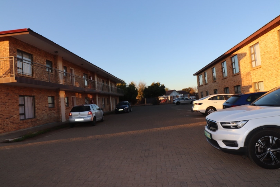 2 Bedroom Property for Sale in Lourierpark Free State